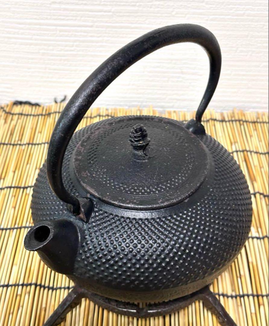 未使用品　南部運南堂鍋元造　１３型アラレ　南部鉄瓶　南部鉄器　調理器具　鉄瓶 Amazon | 南部運南堂 南部鍋元造 12型アラレ 南部鉄瓶 南部