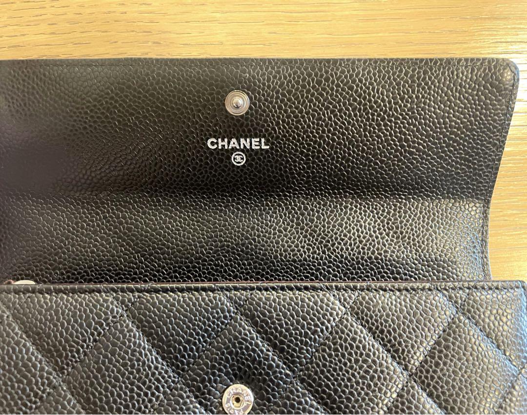 CHANELシャネル マトラッセ キャビアスキン フラップ長財布