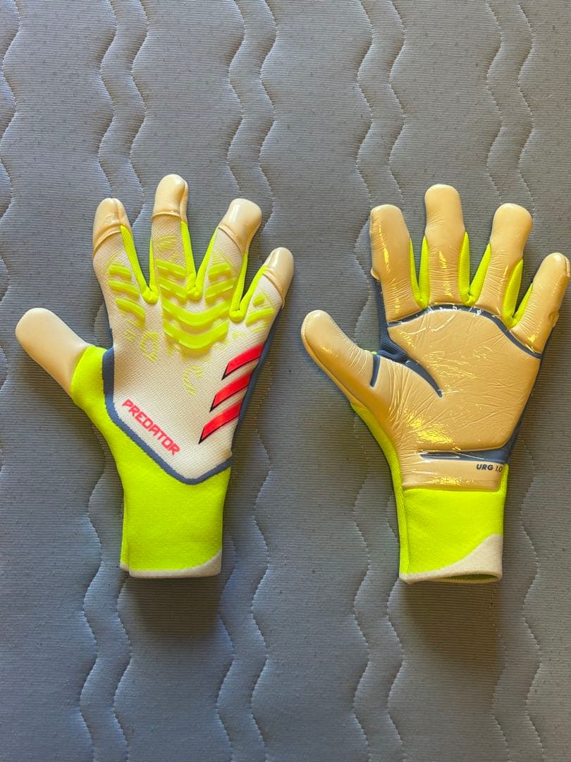 日本未発売 早い者勝ち アディダス キーパーグローブ 9.5