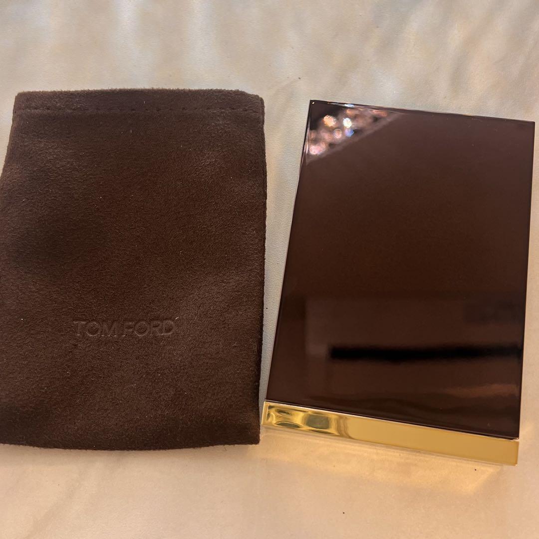 TOM FORD アイカラー クォード 04A サスピション