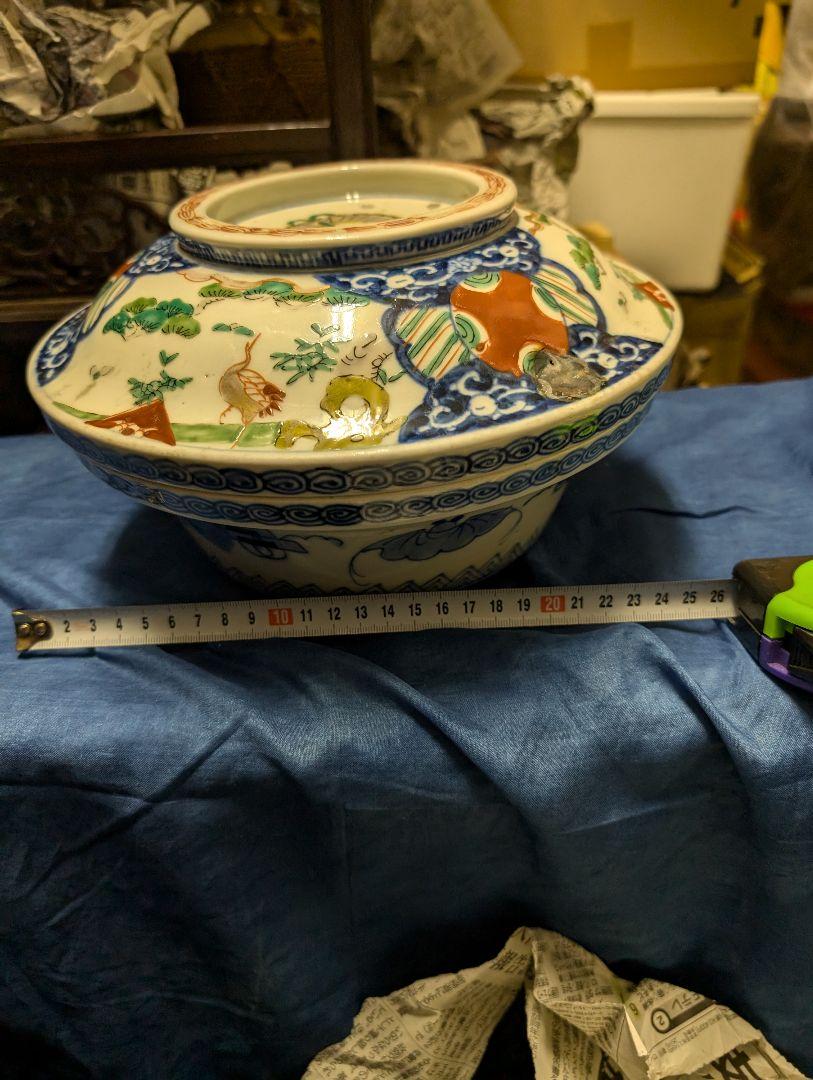 陶器製 茶碗 青い絵柄 多色装飾 ひび割れあり