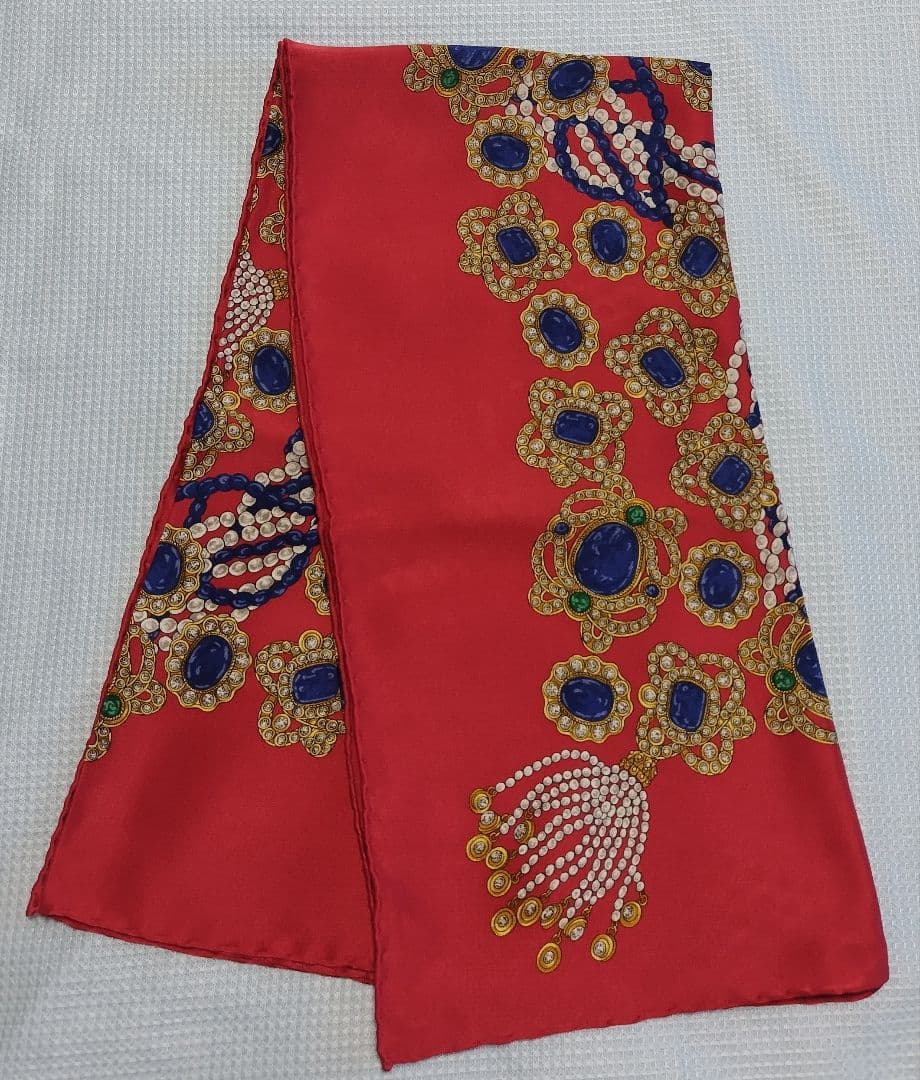 CHANEL シルクスカーフ レッド