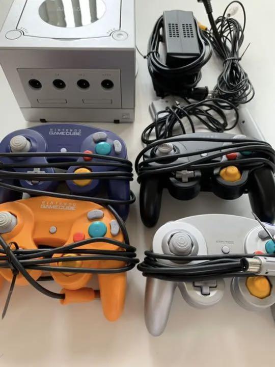 ゲームキューブ コントローラー4つ付き ソフト多数 ゲームキューブ コントローラー4つ付き ソフト多数