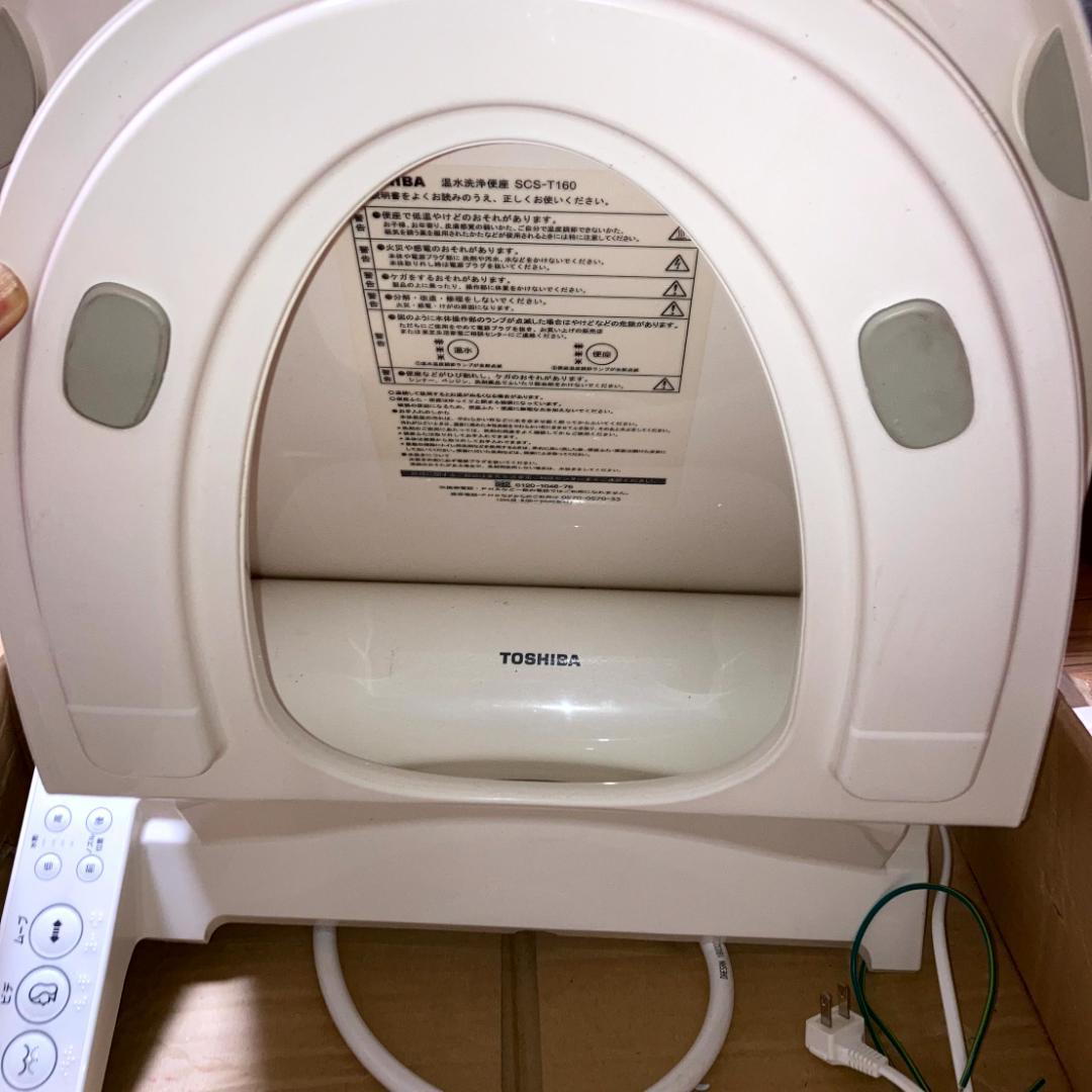東芝温水洗浄便座　2018年製　SCSーT160