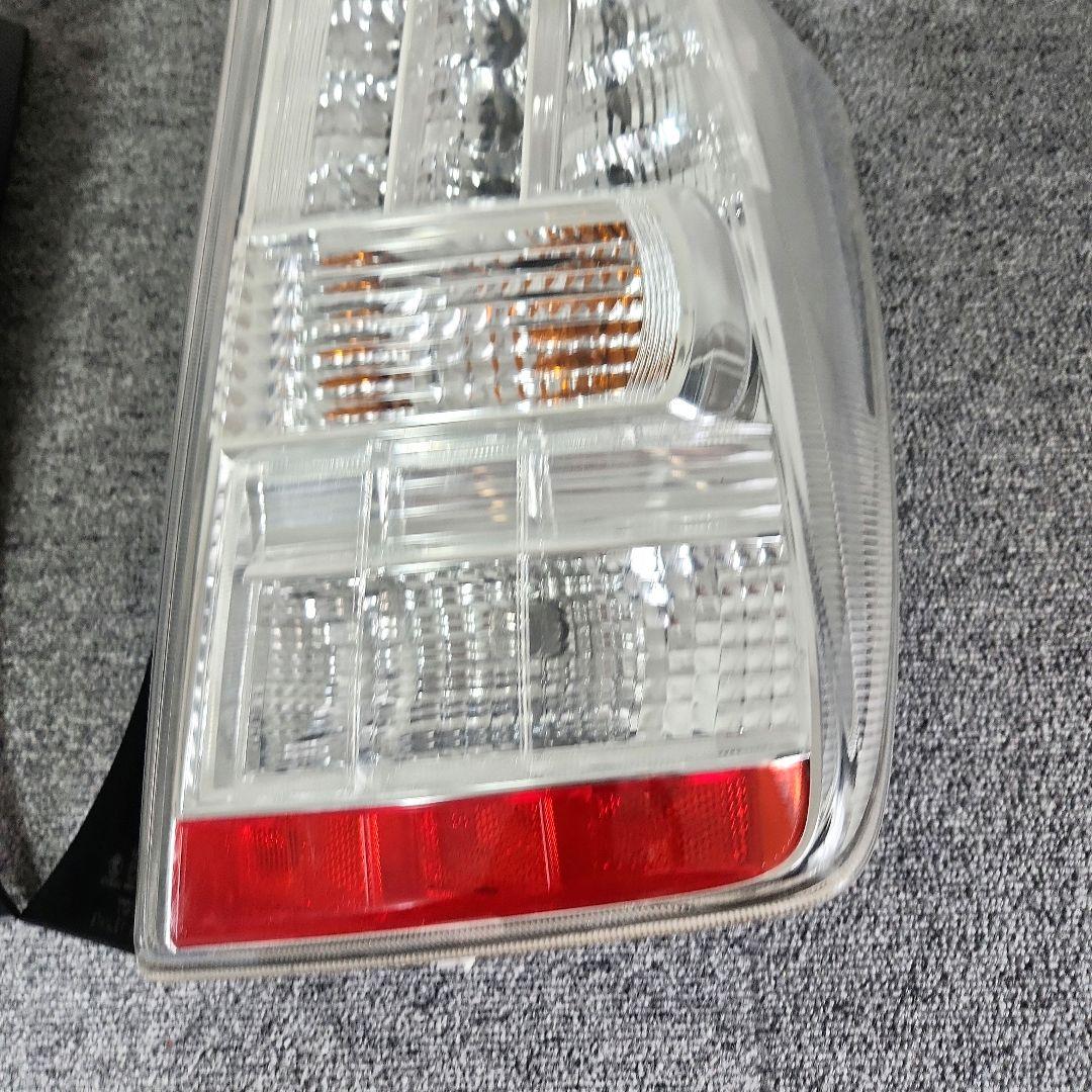 トヨタプリウス　ZVW 30 テールランプセット