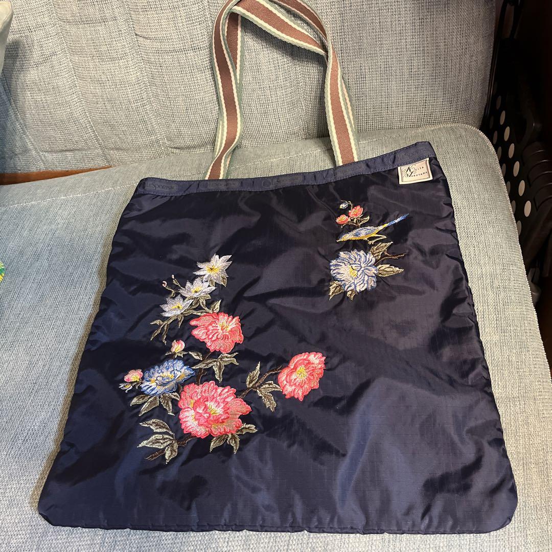 Mojocamar 刺繍付きネイビー手提げバッグ Amazon.co.jp: mojocamar モジョカマー 刺繍レッスンバッグ