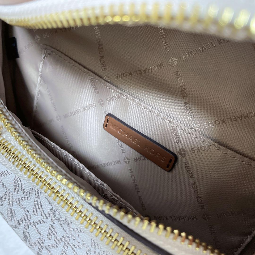 マイケルコース　MICHAEL KORS　ボディバッグ　シグネチャー／お値下げ