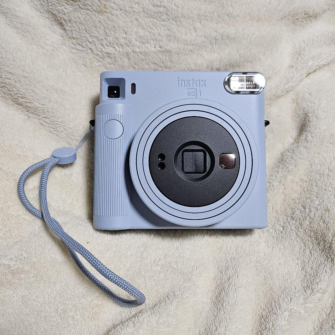 チェキスクエアカメラ instax SQUARE SQ1
