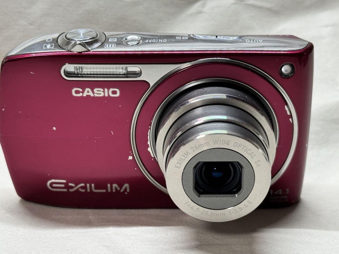 CASIO EXILIM 14.1メガピクセル コンパクトデジタルカメラ　充電器