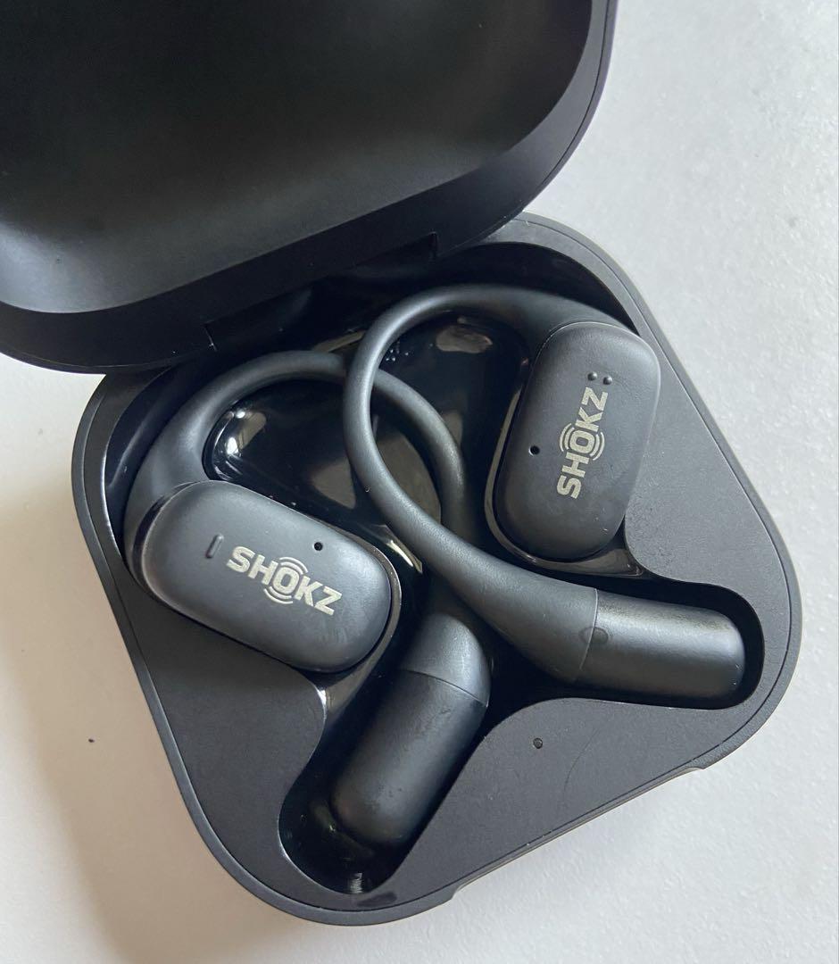SHOKZ OPENFITワイヤレスイヤホン ブラック