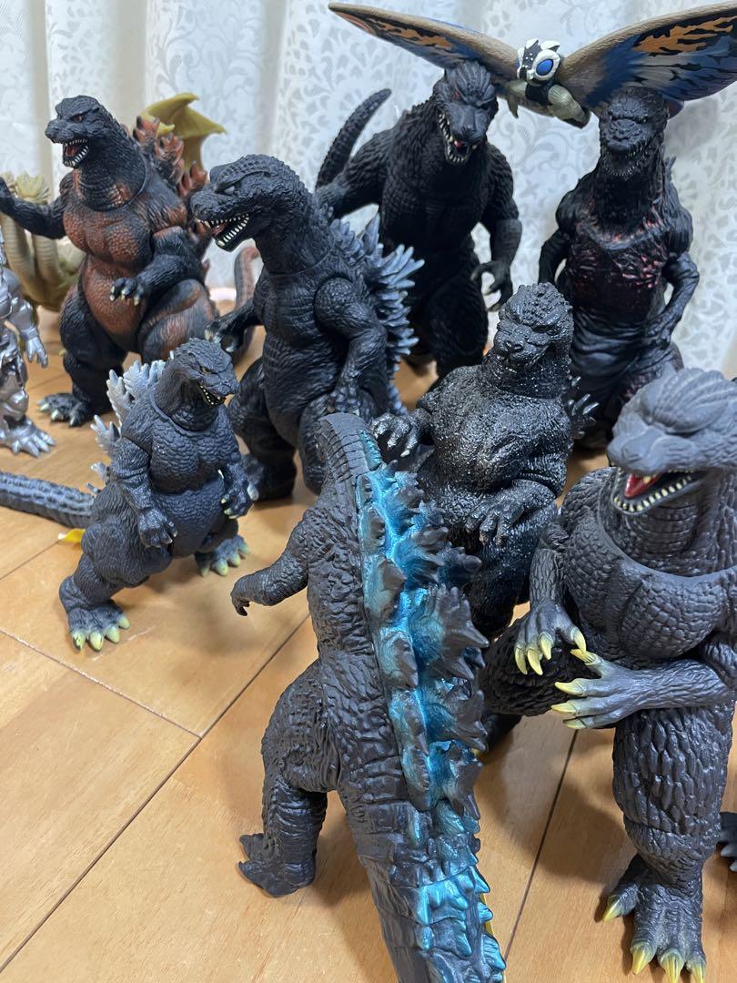 ゴジラフィギュア