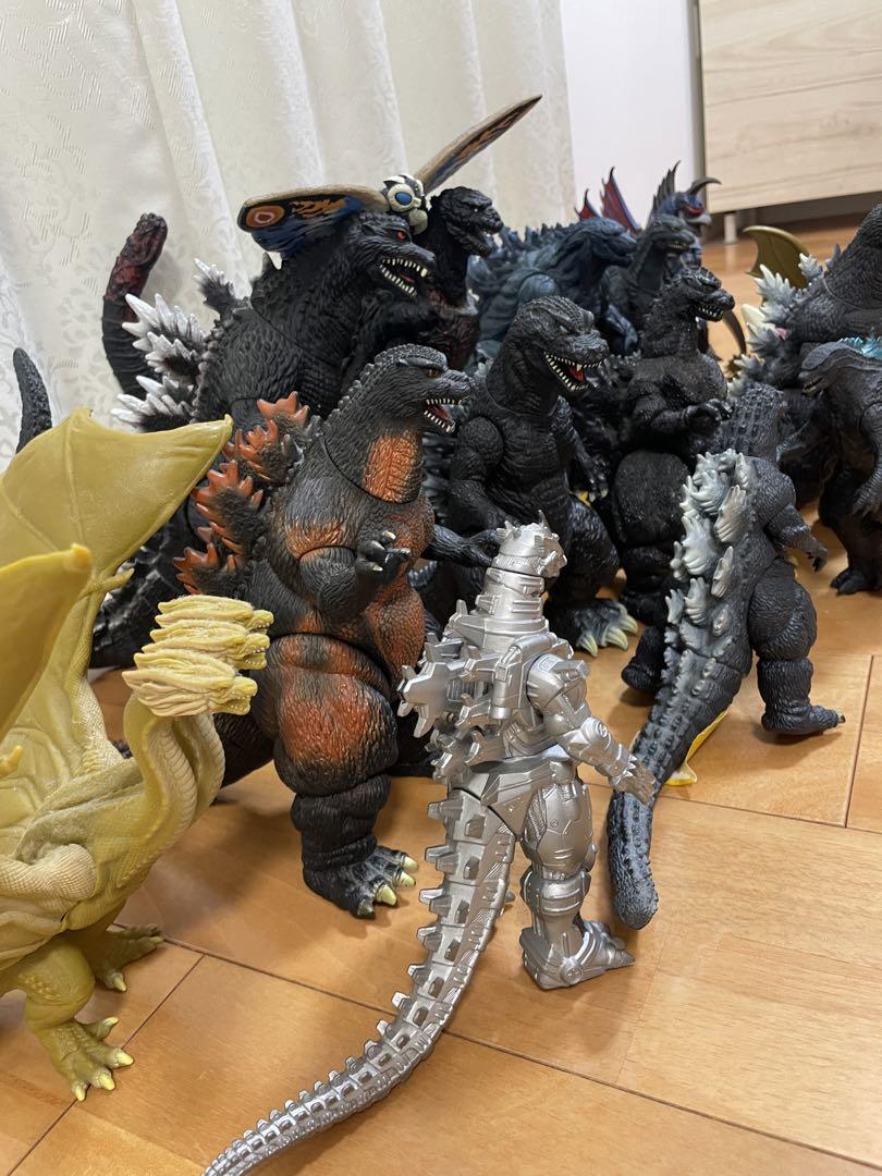 ゴジラフィギュア