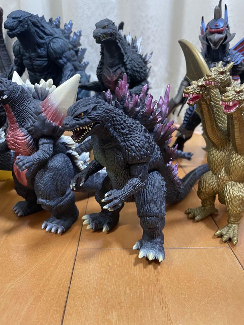 ゴジラフィギュア