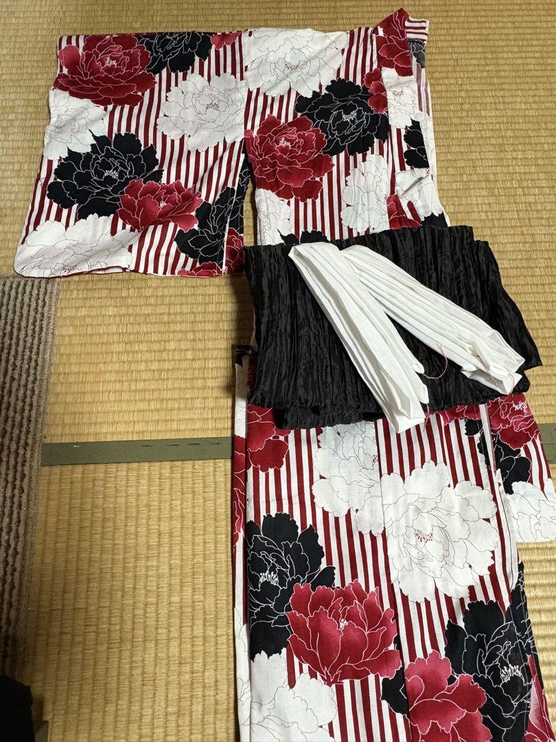 赤・白・黒 花柄 浴衣・帯セット