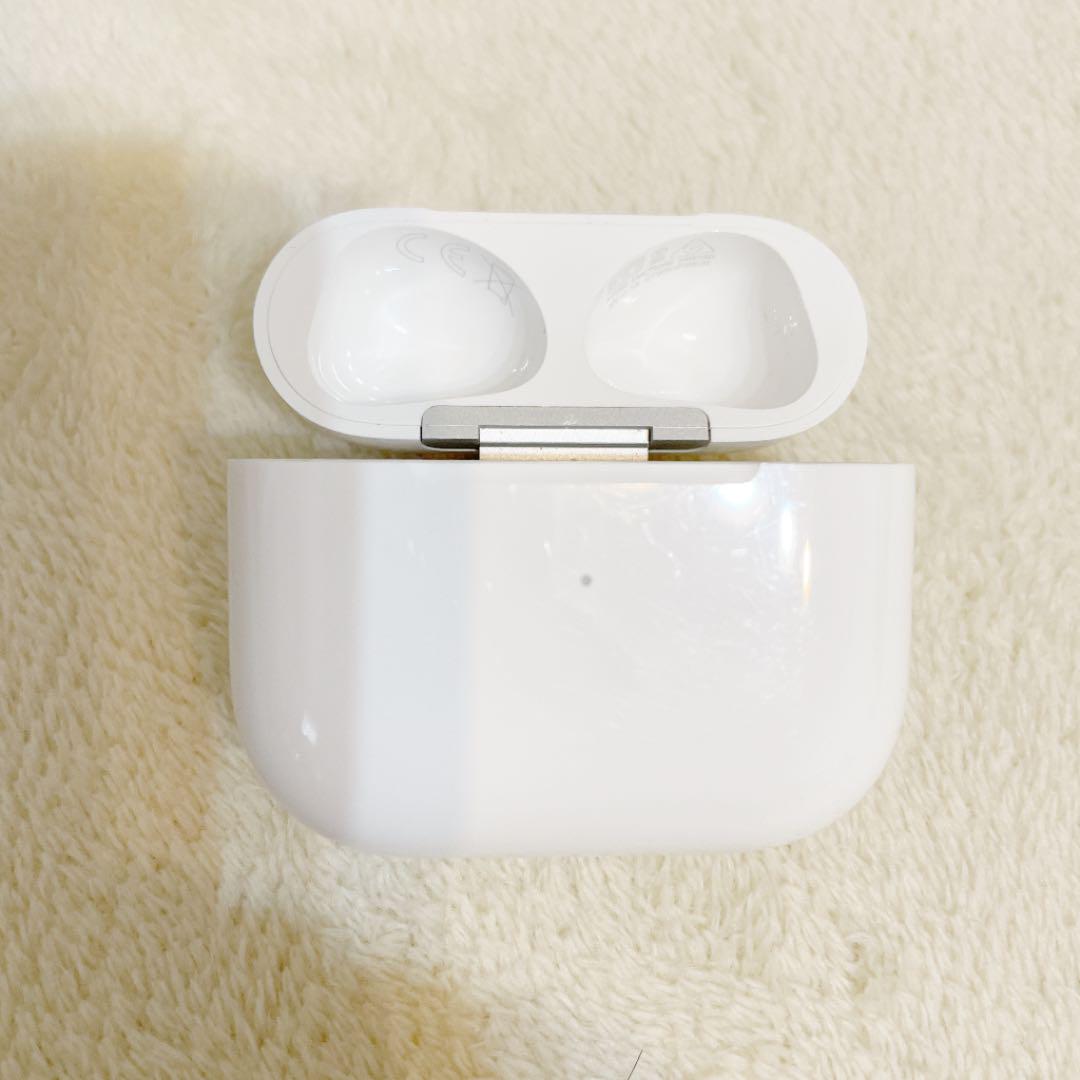 Apple アップル AirPods 第3世代 純正 A2566 ケース