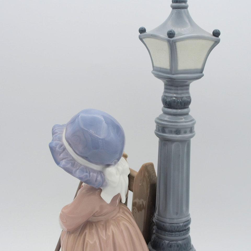 リヤドロ LLADRO 5286 秋のお掃除 スペイン製 少女 猫 【絶版】