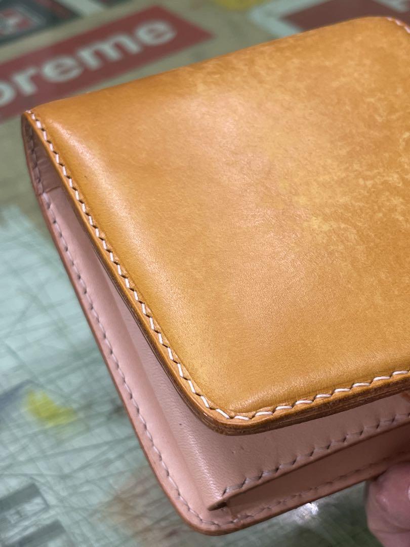 obm leather worksオリジナル二つ折り財布です。