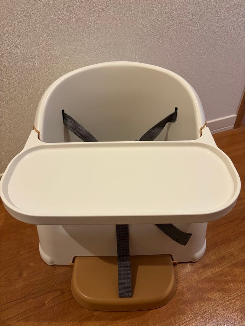 リッチェル　ベビーチェア　フィージー　ホワイト