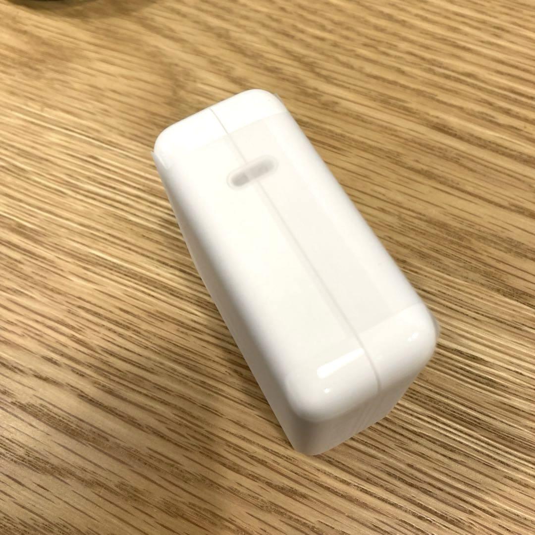 Apple純正70w 充電器￼