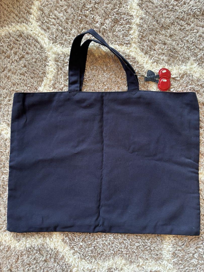 ファミリア　さくらんぼ　刺繍　トートバッグ　チャーム付き