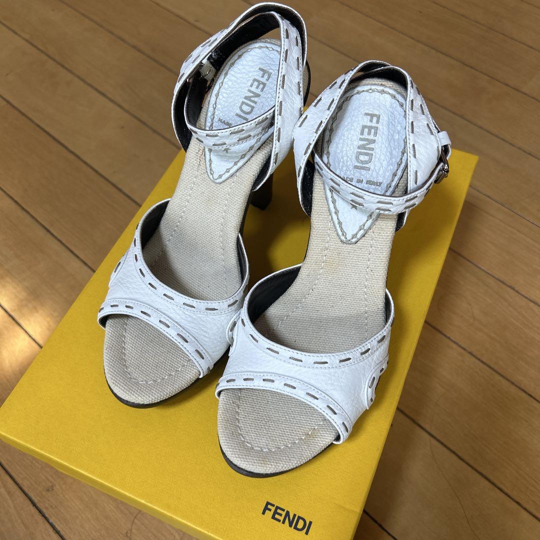 FENDI フェンディ　サンダル