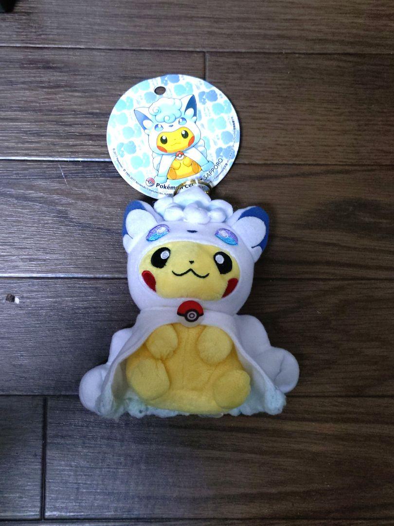 ポケモンセンター ピカチュウ アローラロコンverポンチョ - メルカリ