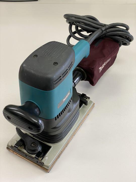 中古品】Makita 9046 マキタ オービタルサンダ 9046 ペーパー付 半額SALE 【中古品】Makita ペーパー付 9046 オービタルサンダ マキタ 9046 工具/メンテナンス