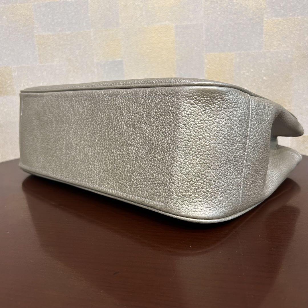 【sale】衿秀　トートバッグ　ライトパープル　光沢あり　レザー　牛革　A4 sale】衿秀 トートバッグ グレー 光沢あり レザー 牛革 A4