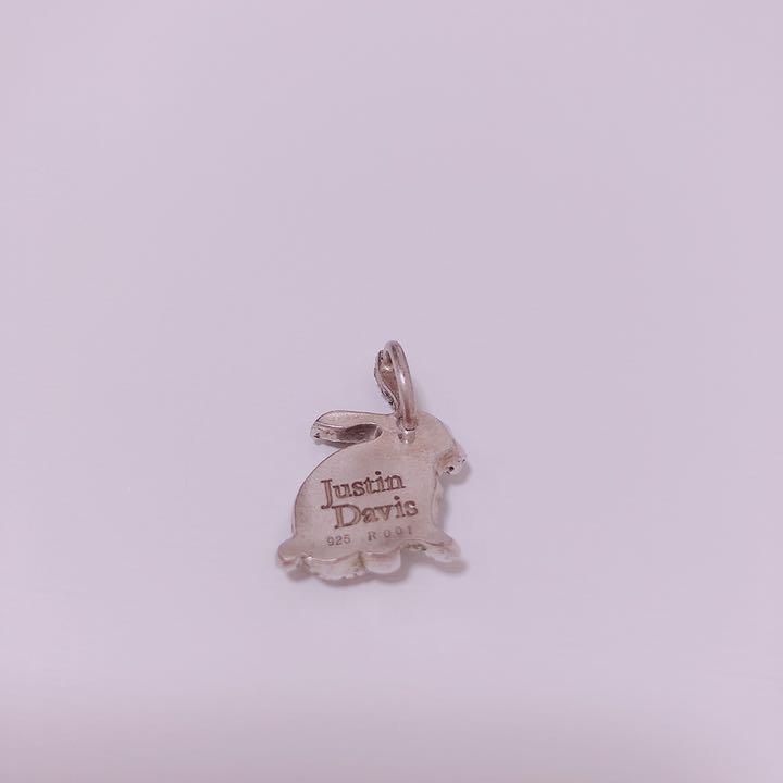 ジャスティンデイビス ラビット うさぎ VIQwD-m86189983111 LUCKY”B” ペンダント 正規店通販