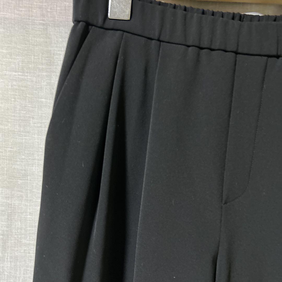 INDIVI 褒められパンツ ストレッチ タックテーパードパンツ ¥16,940
