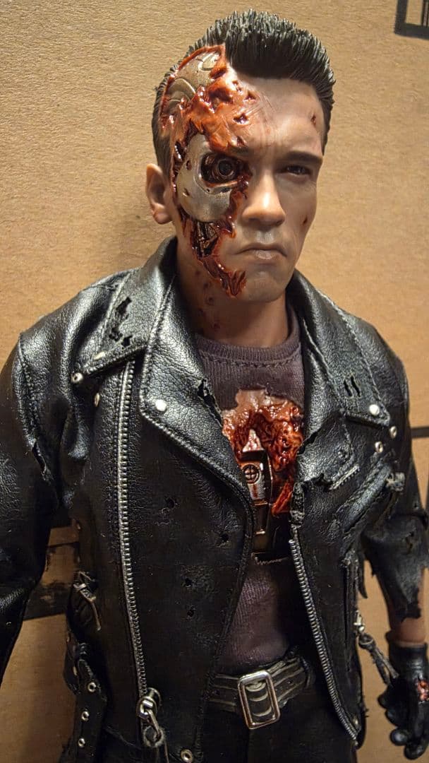 ムービー・マスターピース ＤＸターミネーター２Ｔ-８００（バトルダメージ版）