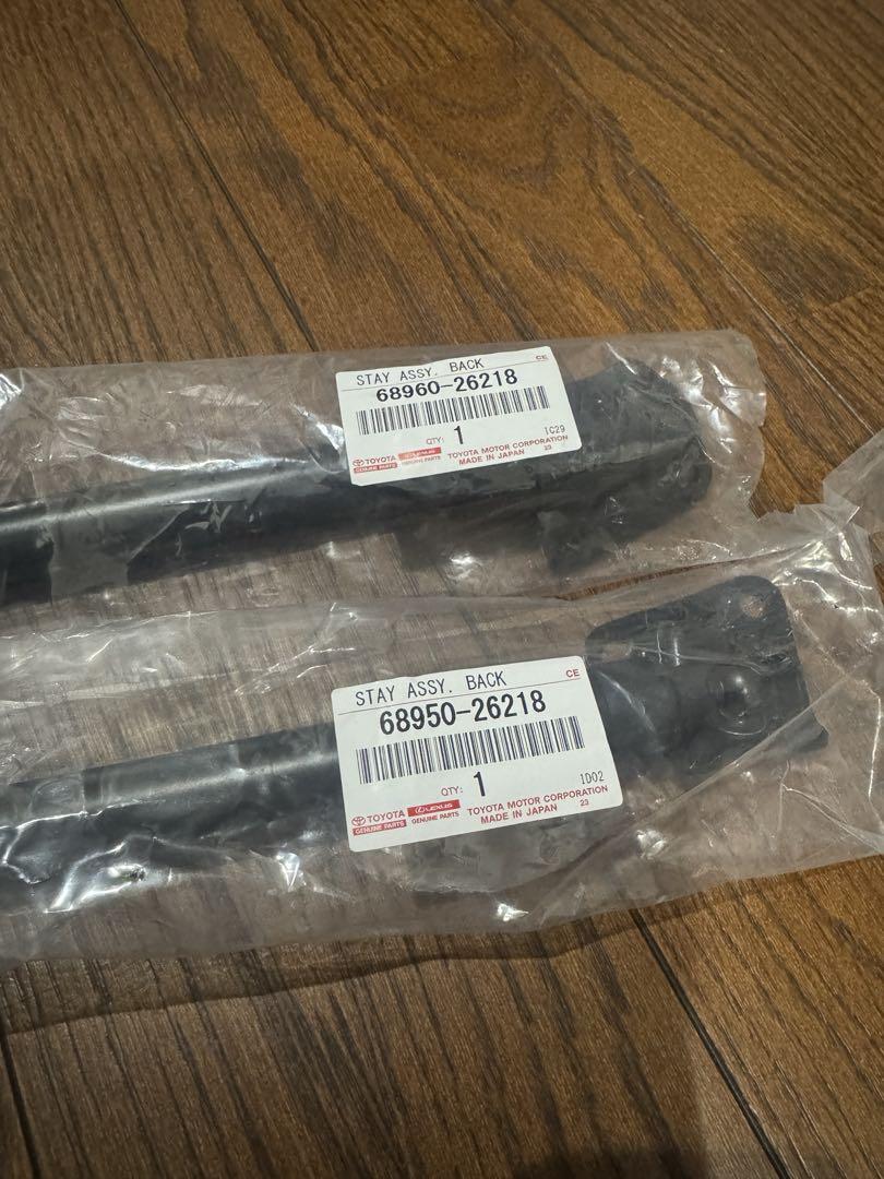 ハイエース　トヨタ純正 強化バックドア ステーASSY 左右セット　最終値下げ
