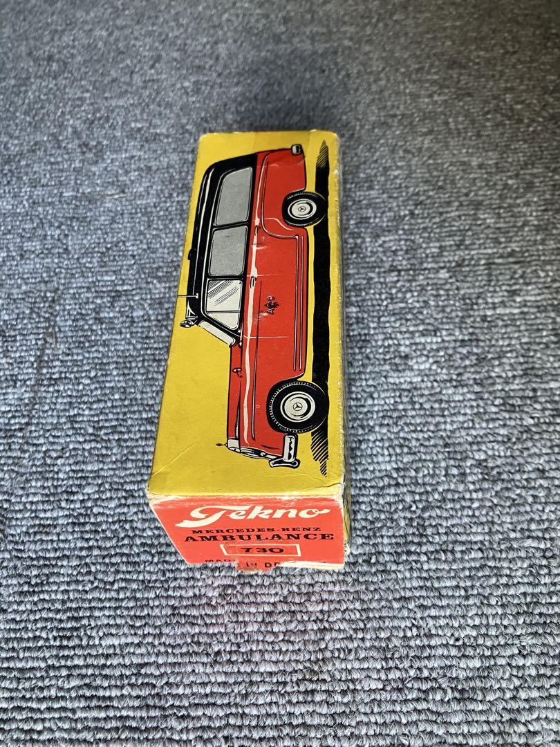 ミニカー tekno MERCEDES-BENZ AMBULANCE 730