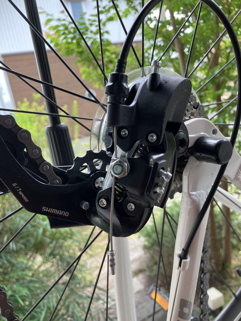 エアーオン  自転車　ホワイト　シマノ　21段変速ギア　クロスバイク
