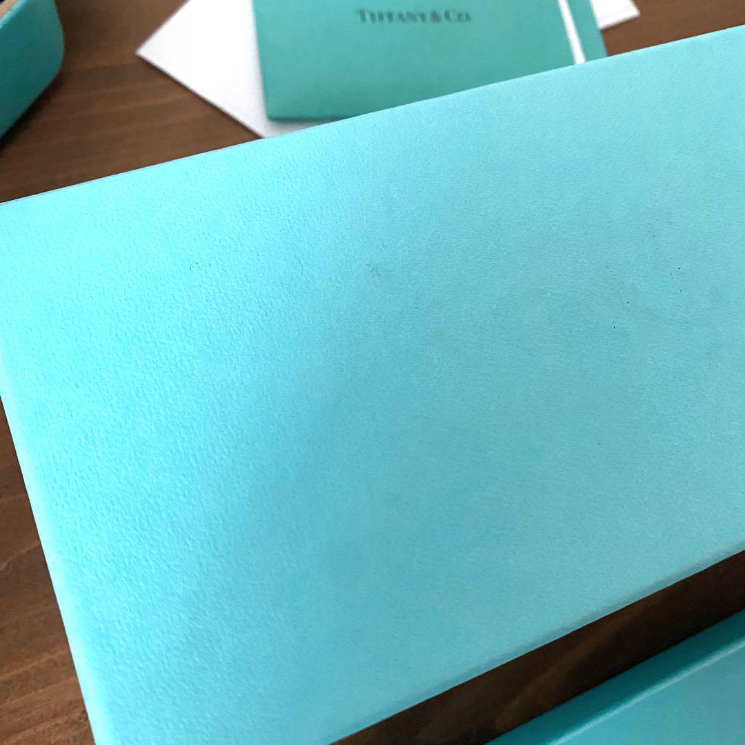 【Tiffany & Co.】ツイストラウンドサングラス