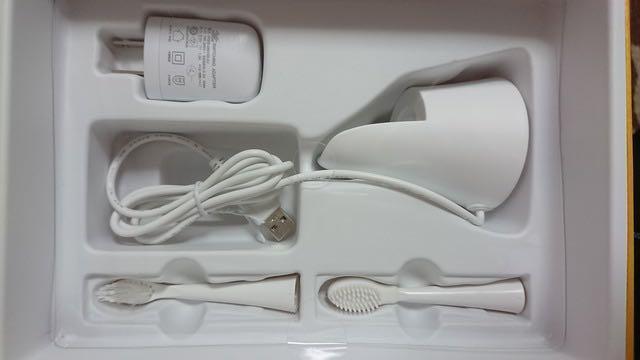 新品シャイニーキャビテック電動歯ブラシホワイトニング歯茎磨き美顔器 ...