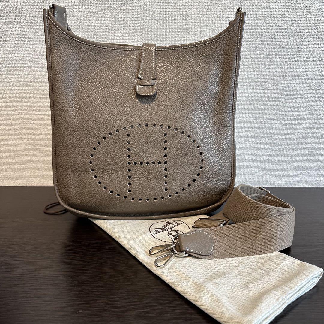 HERMES エヴリン3 GM トリヨンクレマンス ⬜︎Q刻