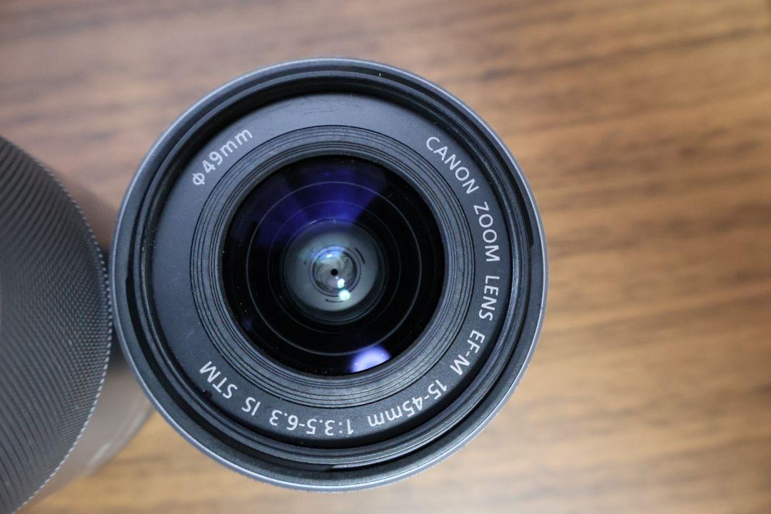 Canon EOS Kiss M ダブルズームキット