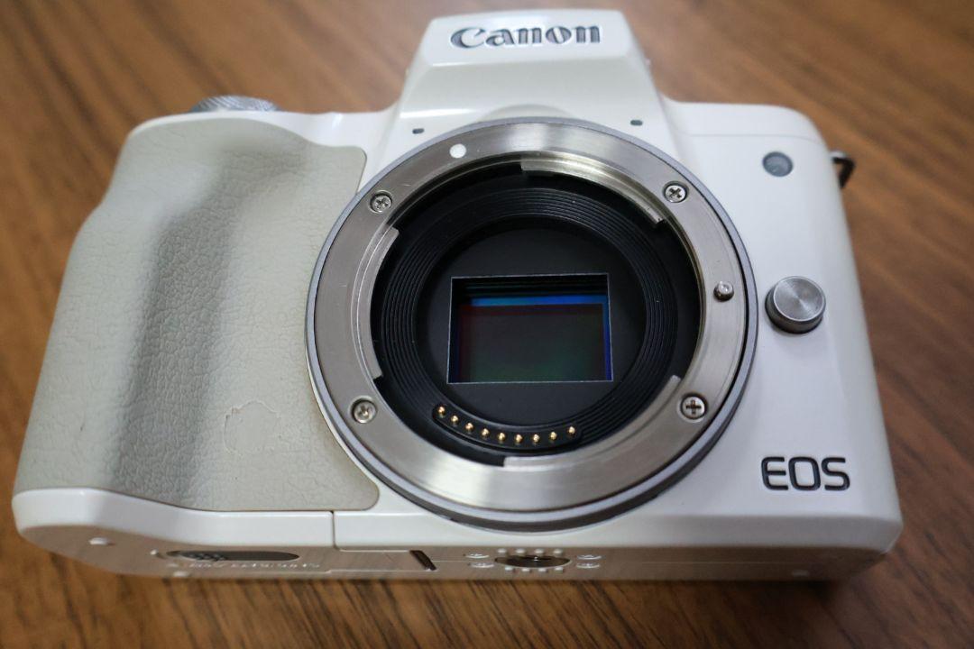 Canon EOS Kiss M ダブルズームキット