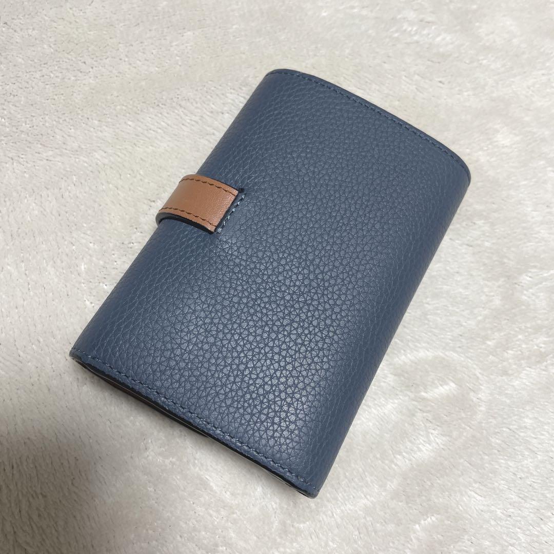 ロエベ　スモールバーティカルウォレット　スチールブルー