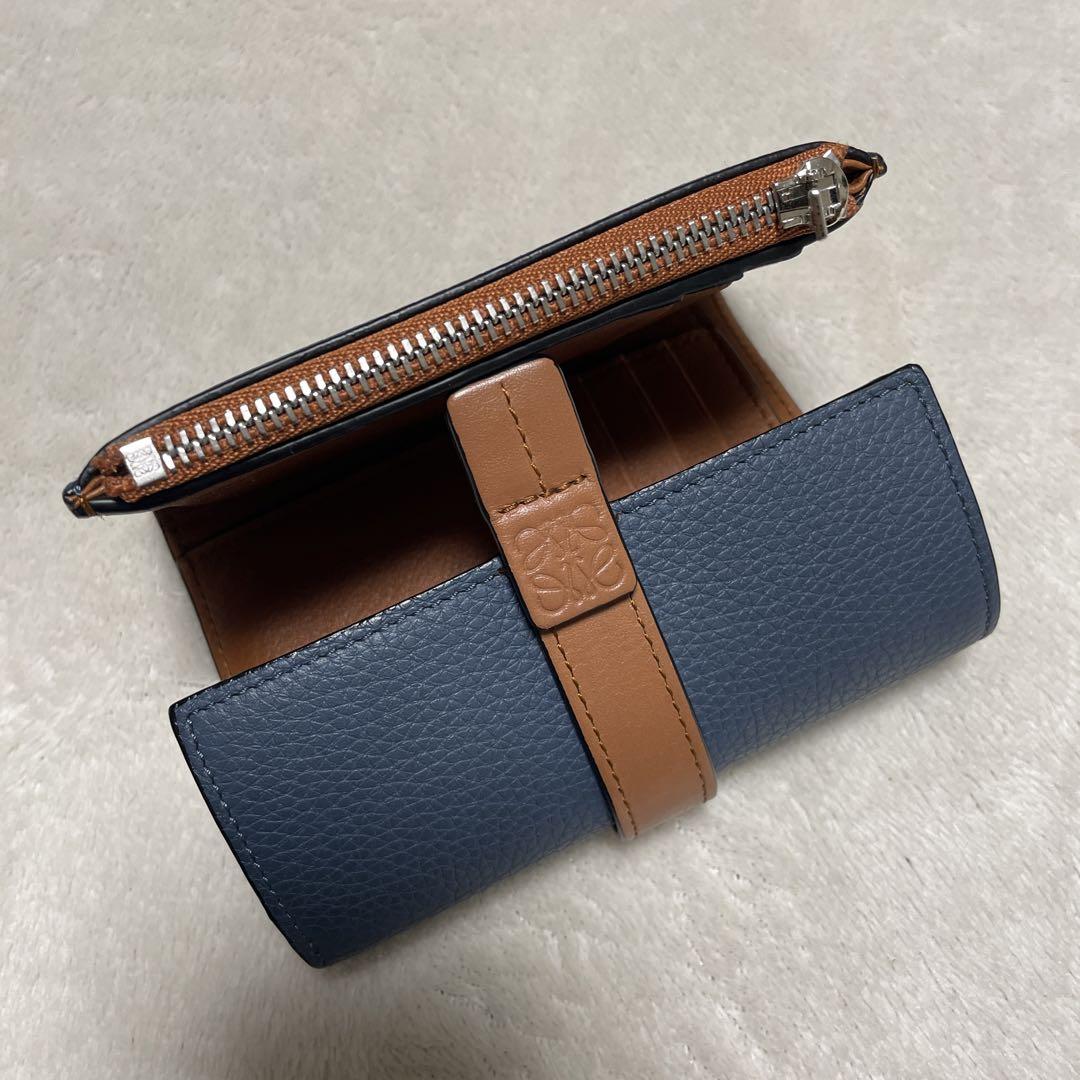 ロエベ　スモールバーティカルウォレット　スチールブルー