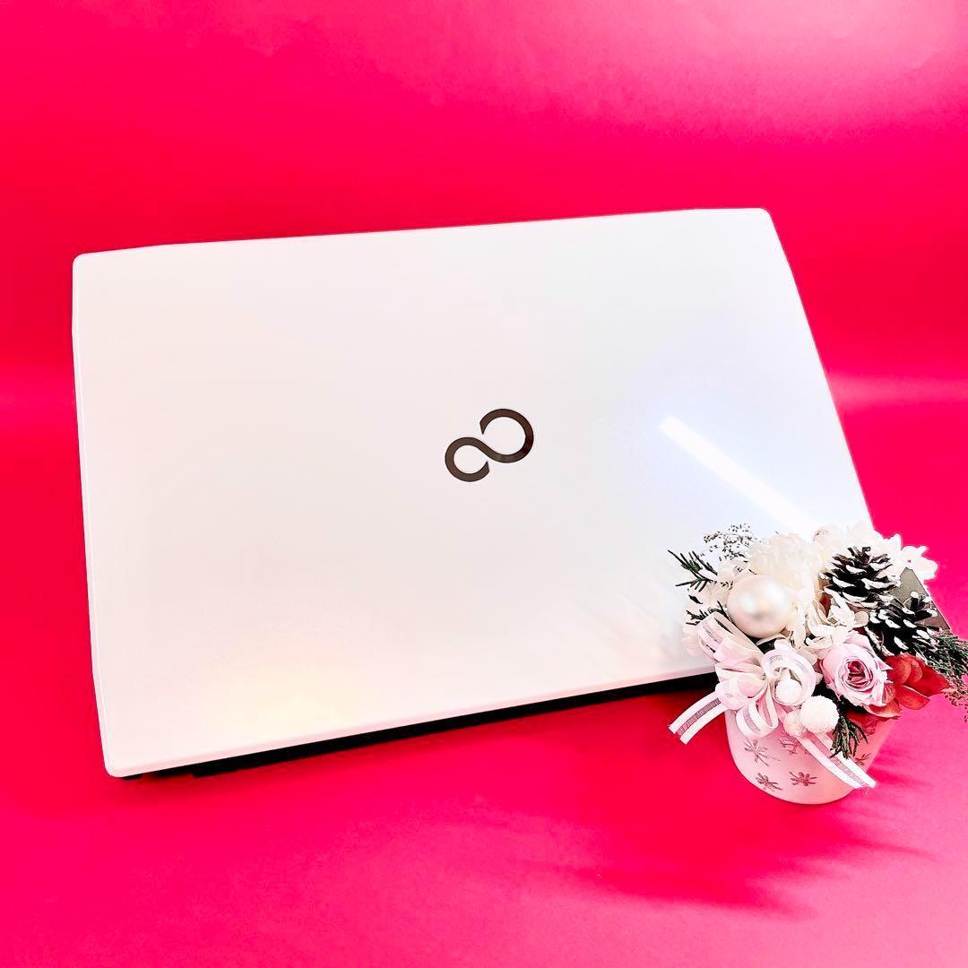 美品✨️動作良好❣️綺麗な白✨️薄型ノートパソコン✨️ブルーレイ!新品SSDカメラ付き 美品✨️動作良好❣️綺麗な白✨️薄型ノートパソコン✨️ブルーレイ!新品SSDカメラ付き