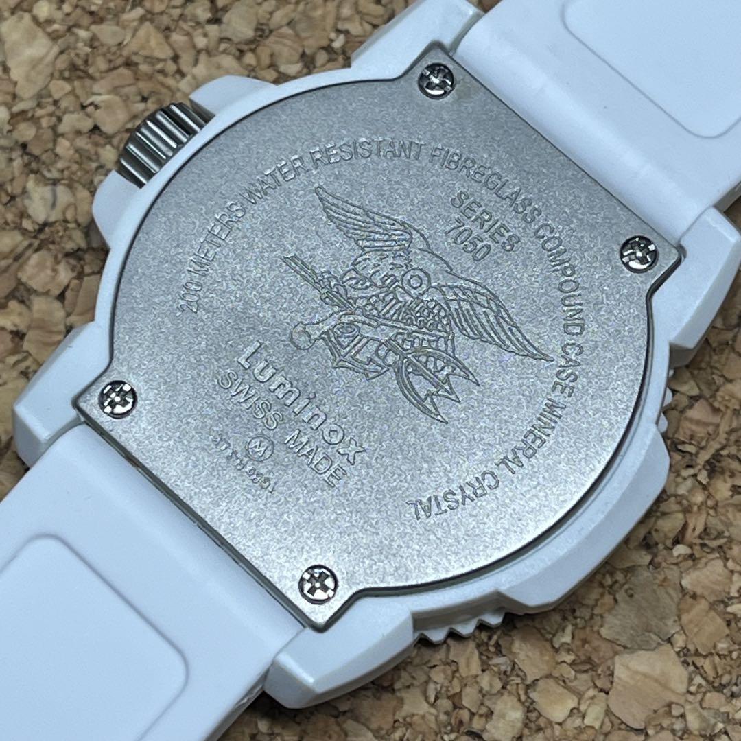 【美品】LUMINOX シリーズ7050 ホワイト／クォーツ