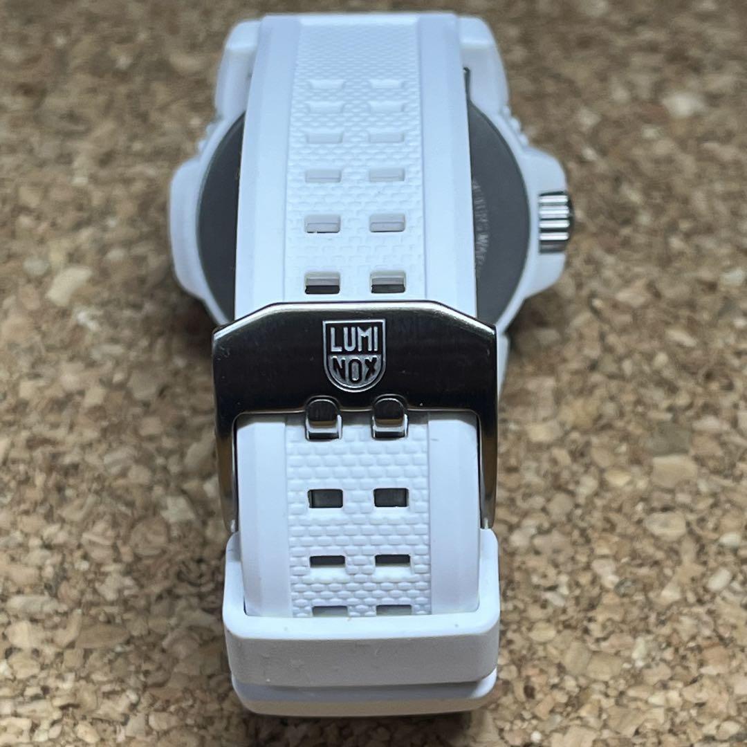 【美品】LUMINOX シリーズ7050 ホワイト／クォーツ