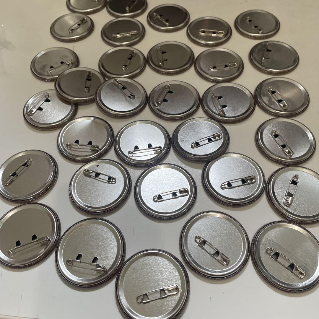 【代引き不可】 X19.うらたぬき うらさかキングダム フィアンセ 缶バッジ 2019 ピンズ・ピンバッジ・缶バッジ