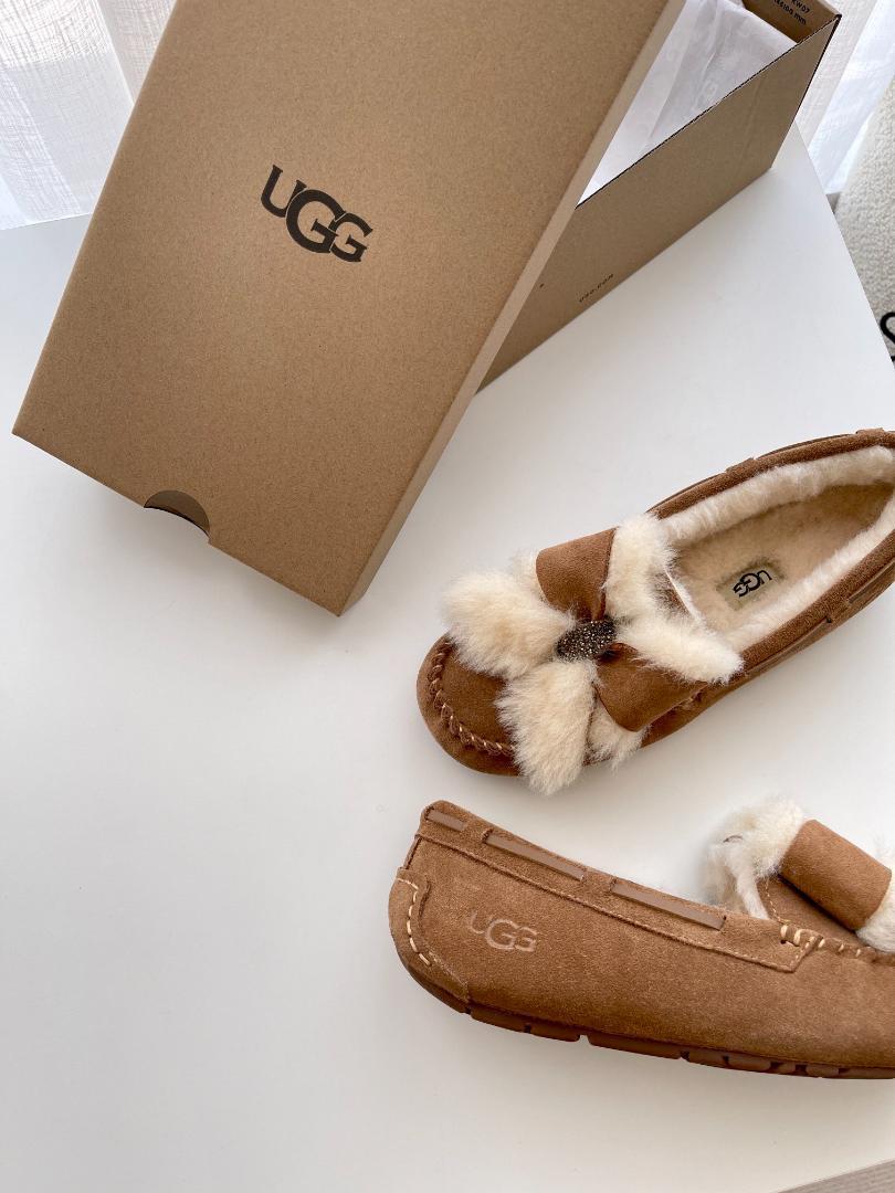 【極美品】UGG Ansley Bow モカシン ムートン