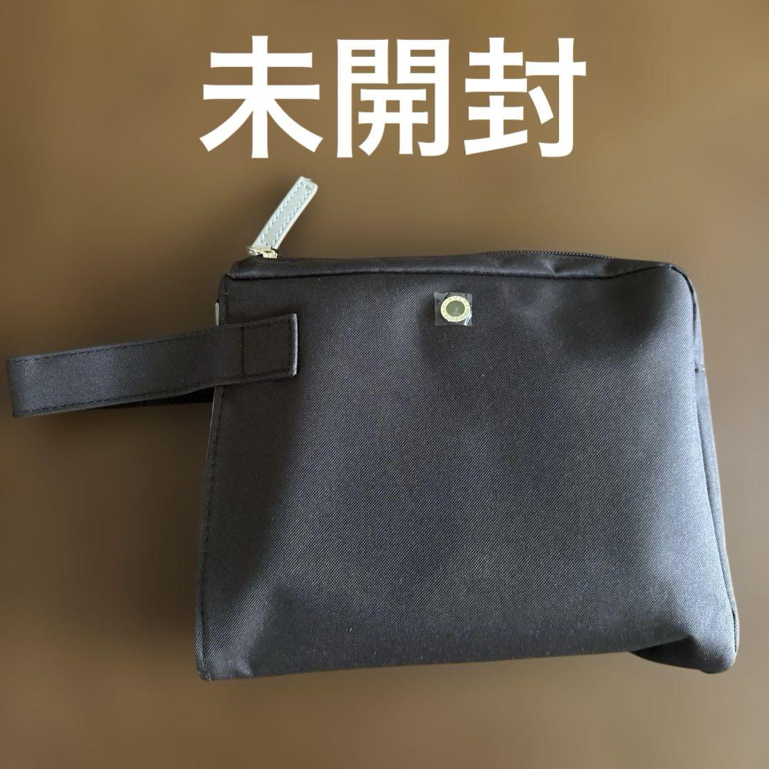 【新品未開封】エミレーツ航空　ビジネスクラス　アメニティ ポーチ ラウンジウェア エミレーツ航空、ビジネスクラスでルームウェアセットを提供開始