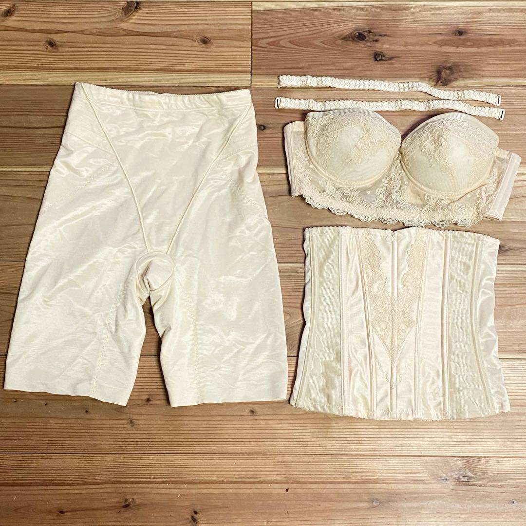 FOUR SIS&Co. ブライダルインナー 3点セット　D70 FOUR SIS&CO. ブライダルインナー 3点セット(D70・64・70)