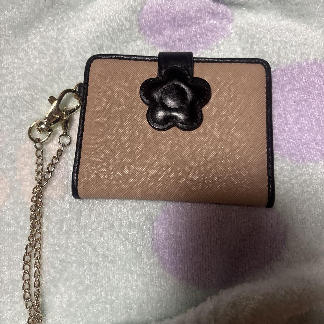 MARY QUANT デイジーパッチスナップ2 パスケース