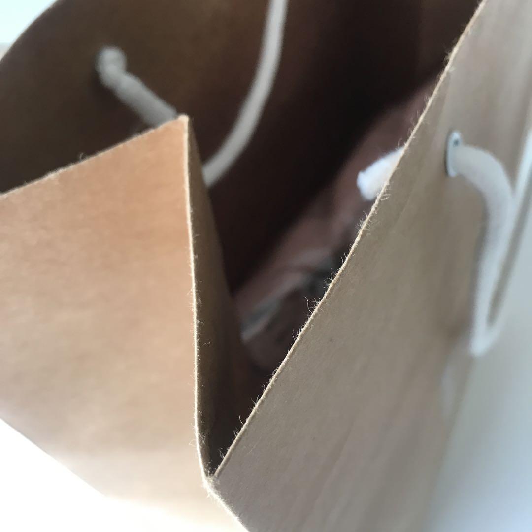 ピンク